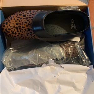 Dansko shoes size 41